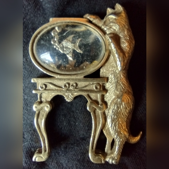 Cat brooches by 3 designers - Picture 10 of 11